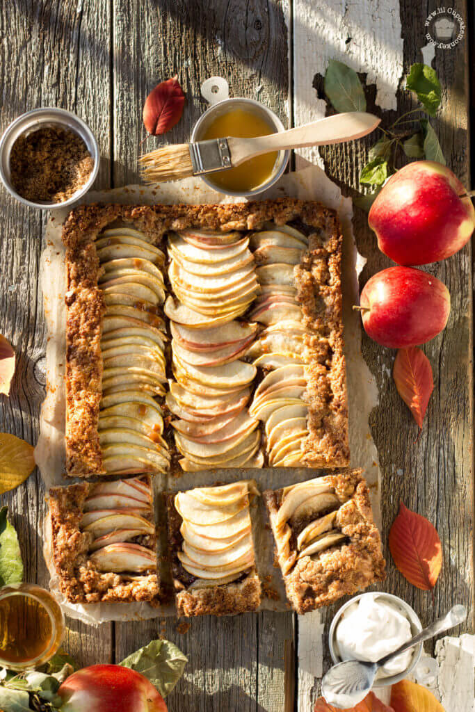 apple galette with rye crust and maple cream | lilcupcakemonkey.com