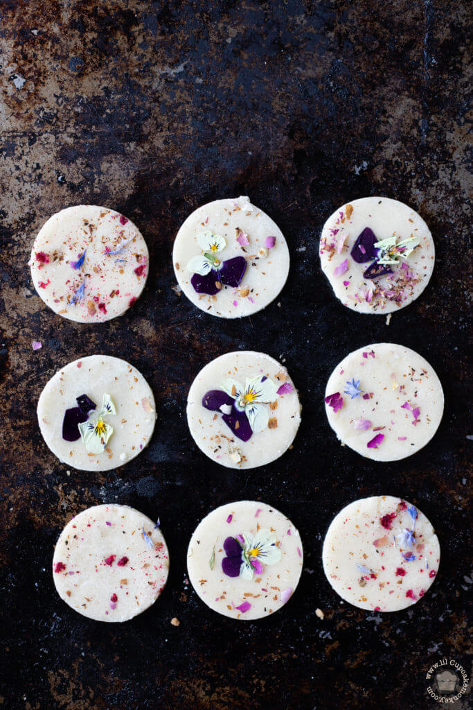 rose and raspberry shortbread_edible flowers | lilcupcakemonkey.com