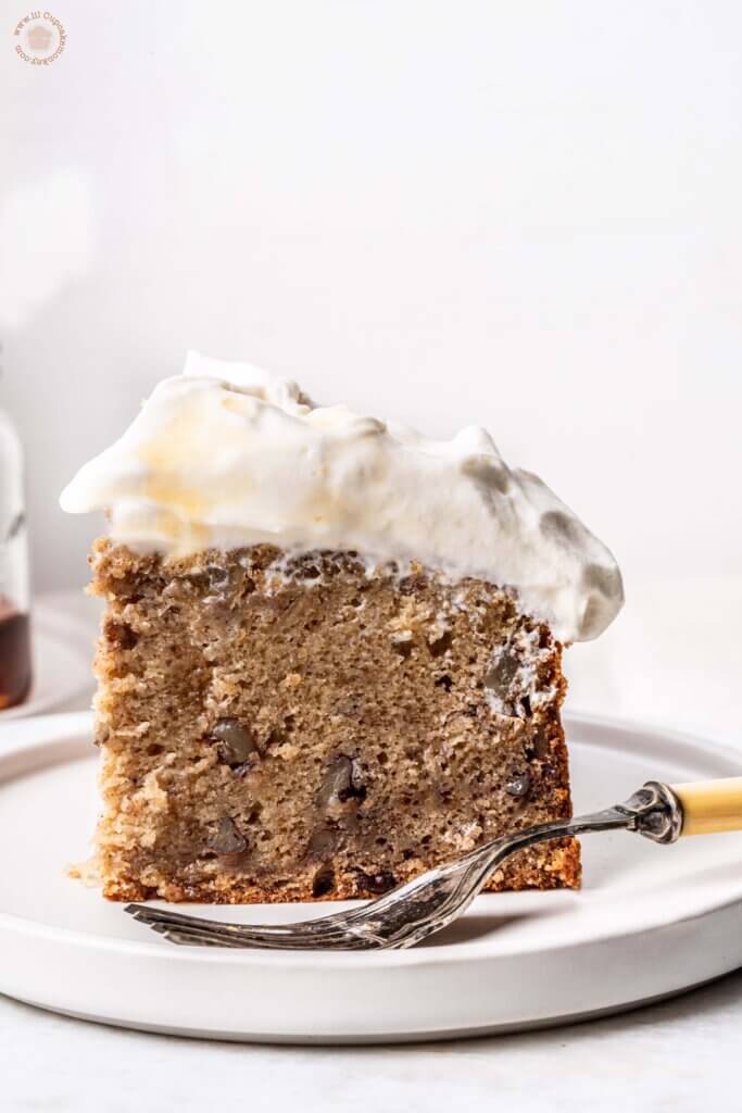 Spiced Banana and maple cake | lilcupcakemonkey.com