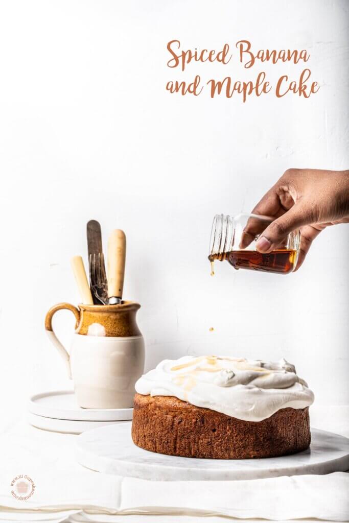 Spiced Banana and maple cake | lilcupcakemonkey.com